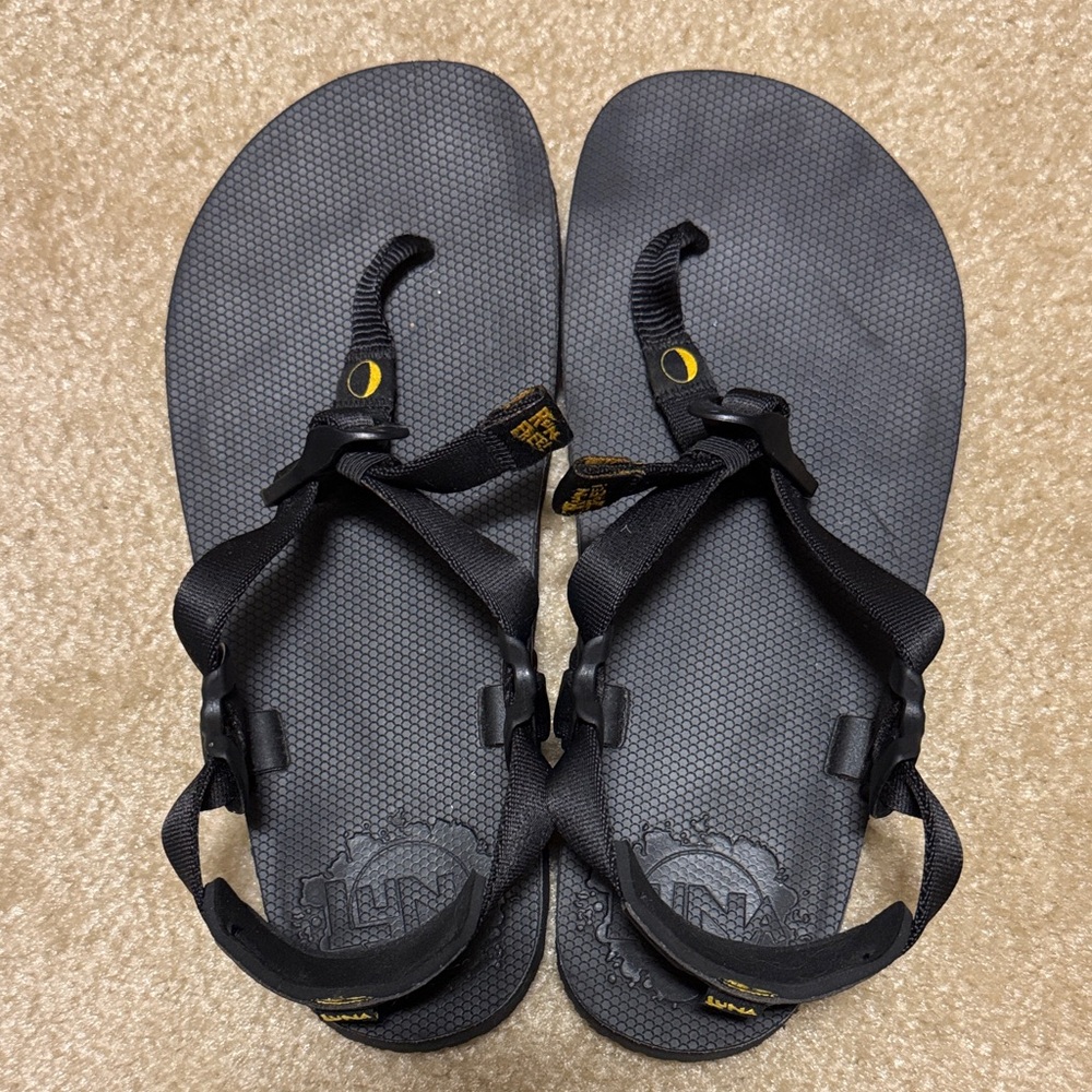 Luna sandals